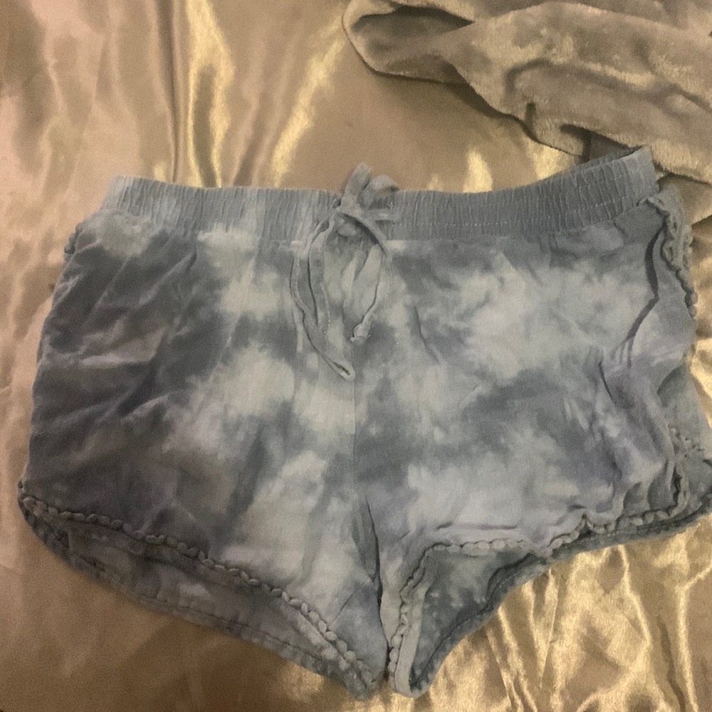 aeropostale blue flowy shorts